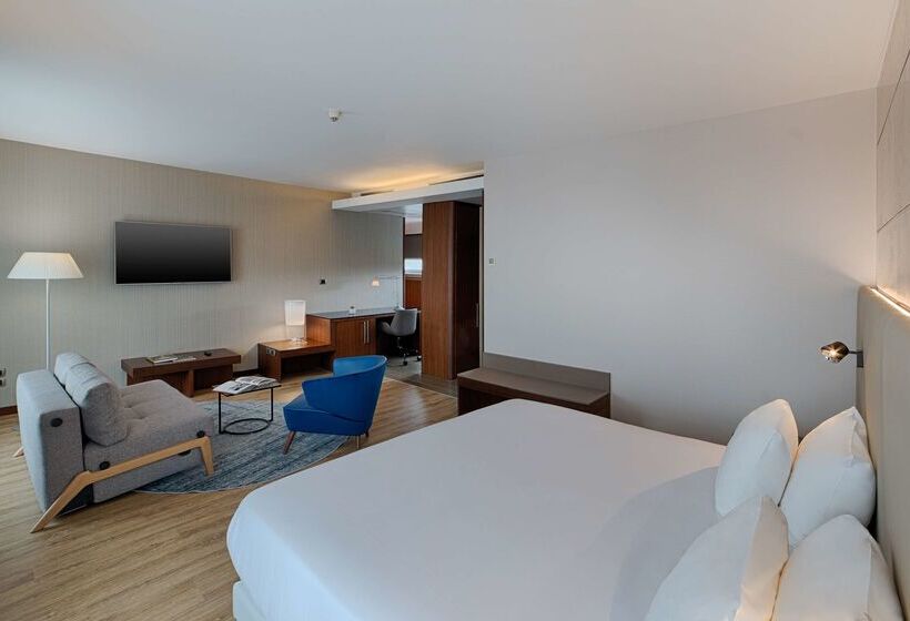 هتل NH Bologna De La Gare