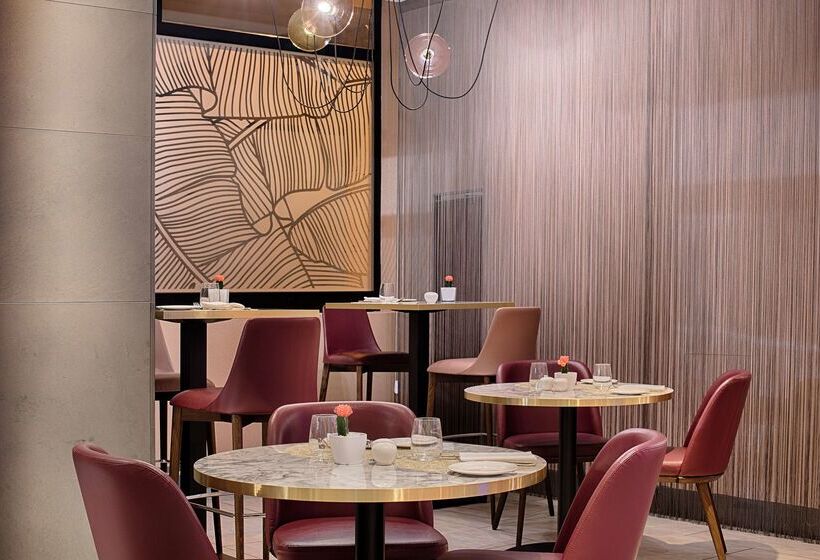 هتل NH Bologna De La Gare