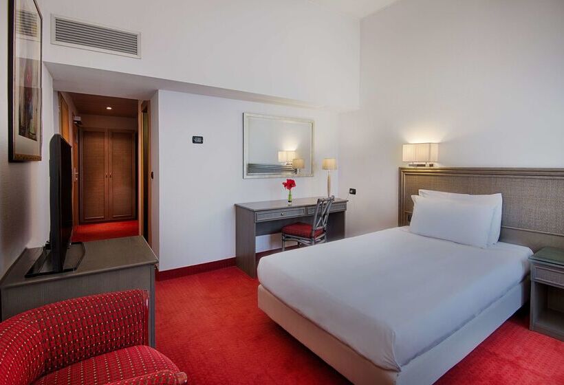 فندق NH Catania Centro