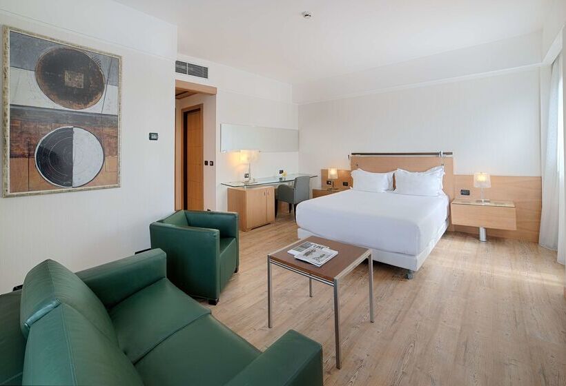 فندق NH Catania Centro