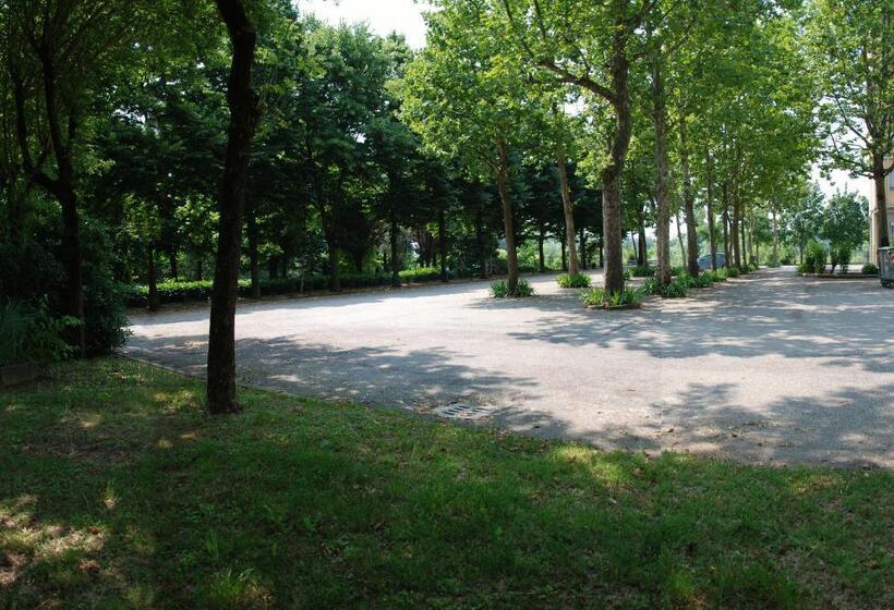 בית מלון כפרי Olimpic