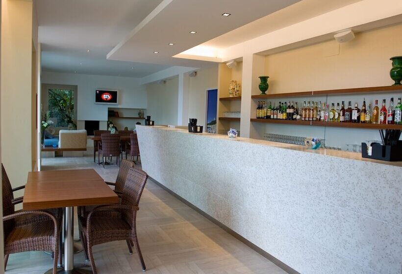 فندق Orsa Maggiore