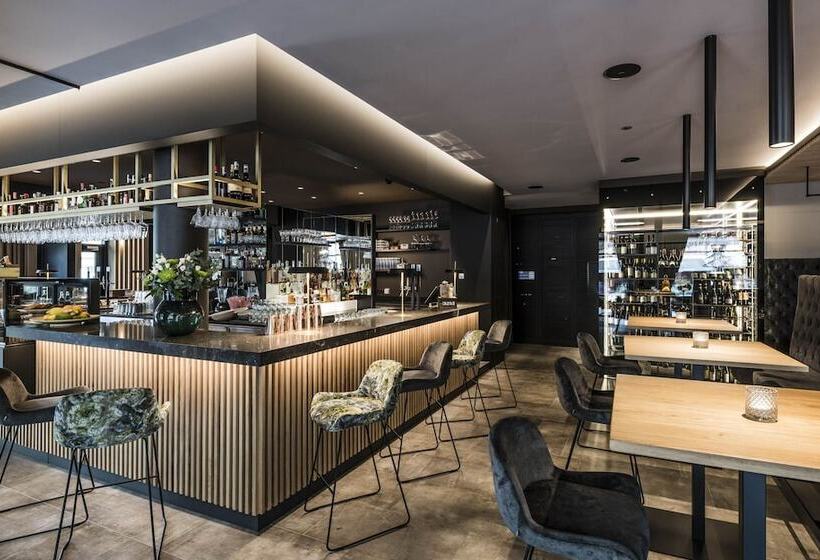 בית מלון כפרי Post Alpine Cityflair