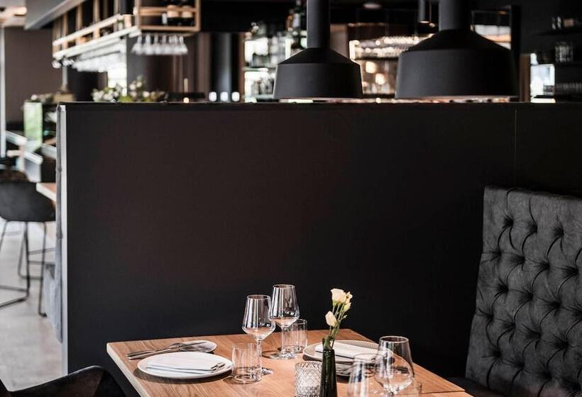 בית מלון כפרי Post Alpine Cityflair