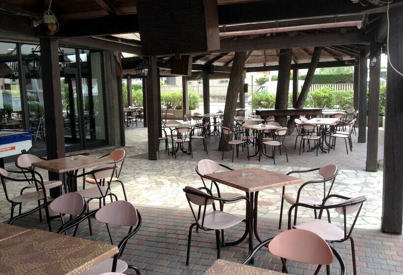 فندق Quadrifoglio