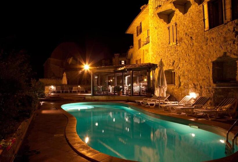 فندق Relais La Fattoria