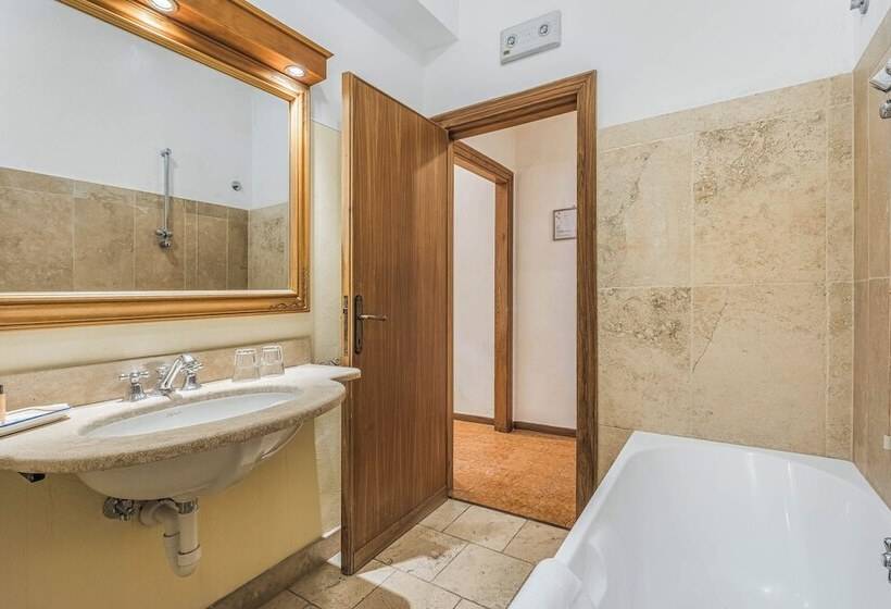 בית מלון כפרי Relais La Fattoria