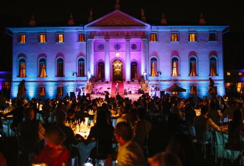 فندق Villa Cornér Della Regina