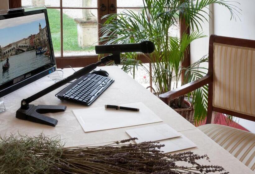 בית מלון כפרי Villa Cornér Della Regina