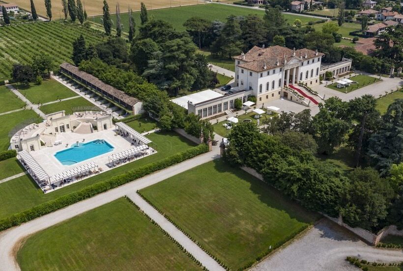 בית מלון כפרי Villa Cornér Della Regina