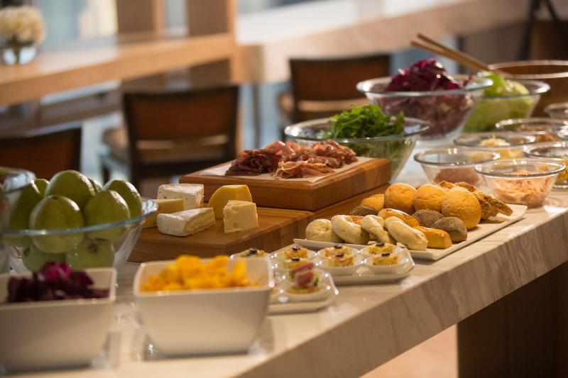 هتل Renaissance Hong Kong Harbour View