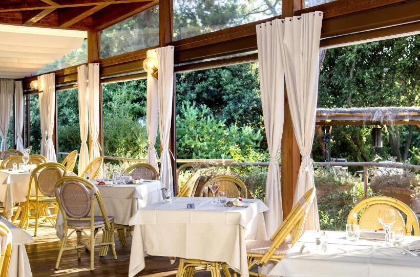 ホテル Roccamare Resort Casa Di Ponente