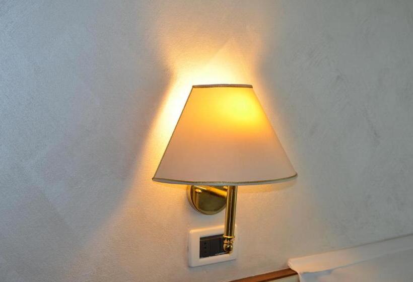 Отель Rosa Serenella