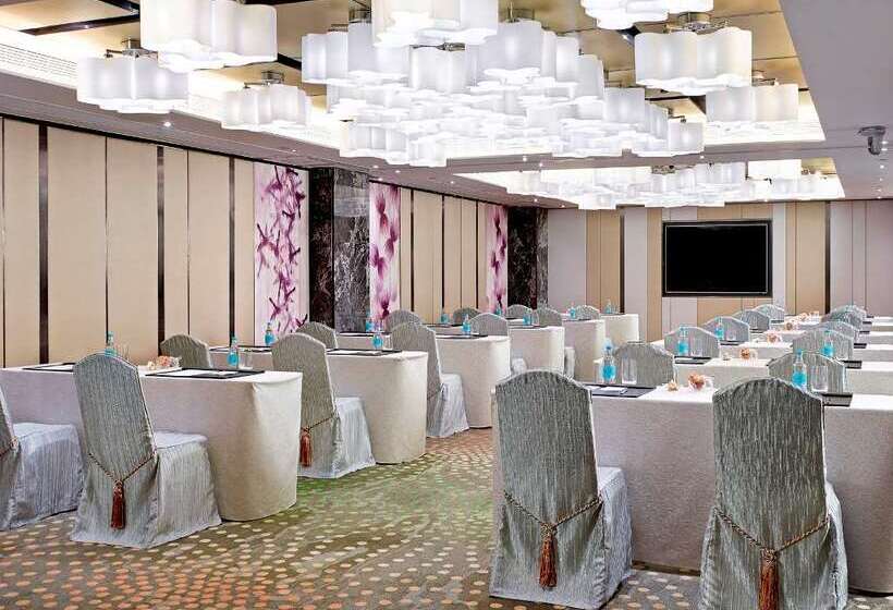 هتل The Royal Garden