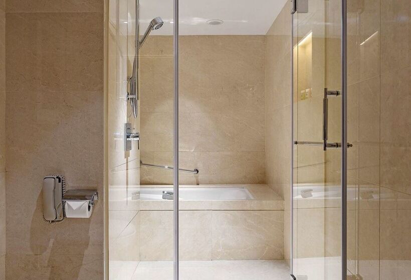 هتل The Royal Garden