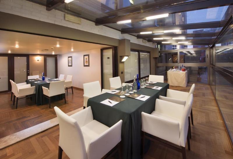 Sardegna Hotel Suites & Restaurant