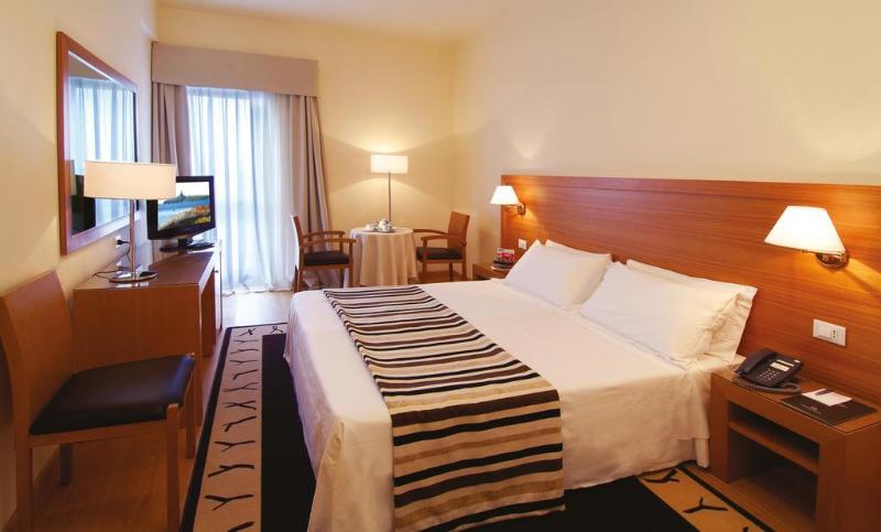 Sardegna Hotel Suites & Restaurant