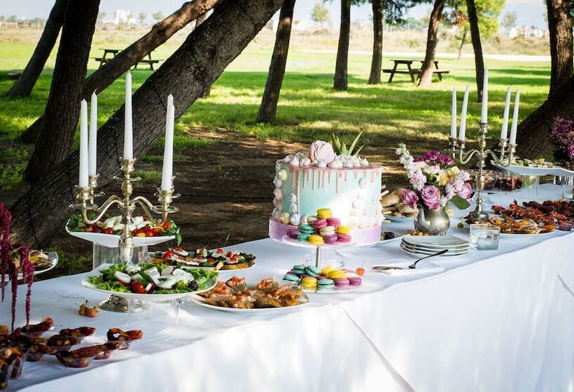 Sardegna Hotel Suites & Restaurant