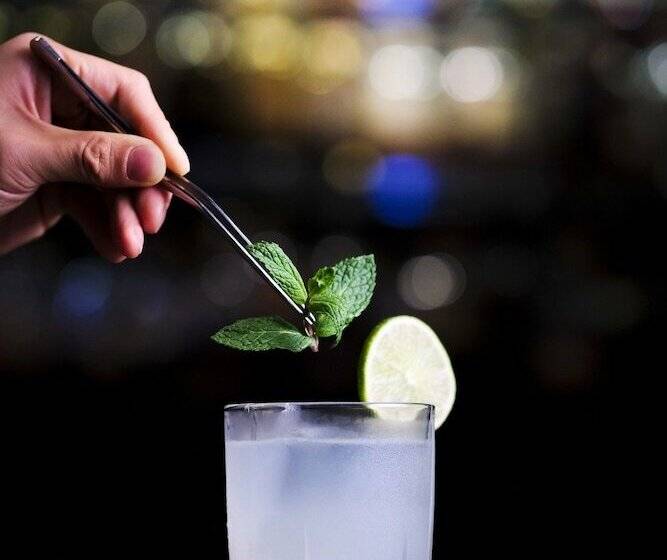 Sheraton Hong Kong Hotel & Towers