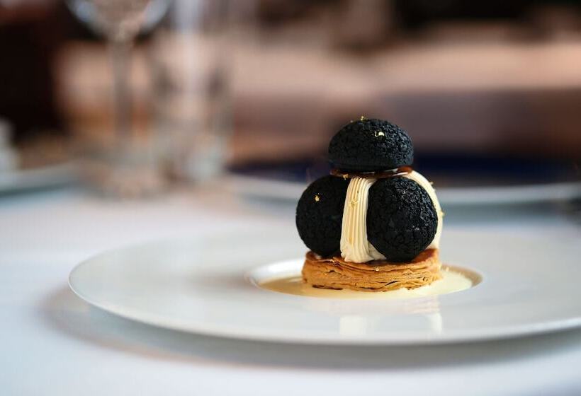 Sheraton Hong Kong Hotel & Towers