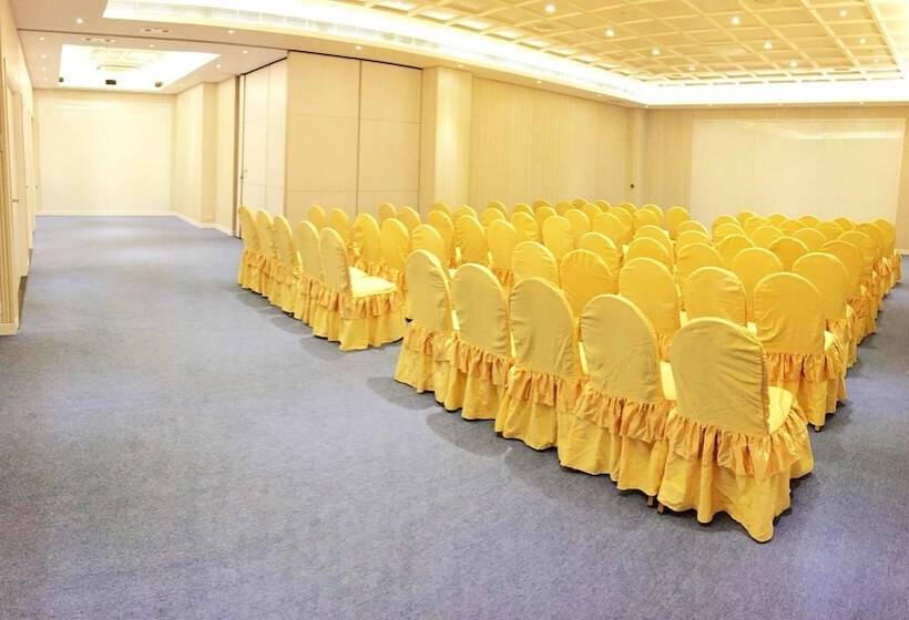 فندق Silvermine Beach Resort