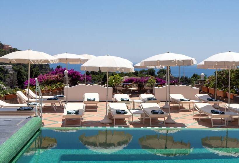 ホテル Sina Flora