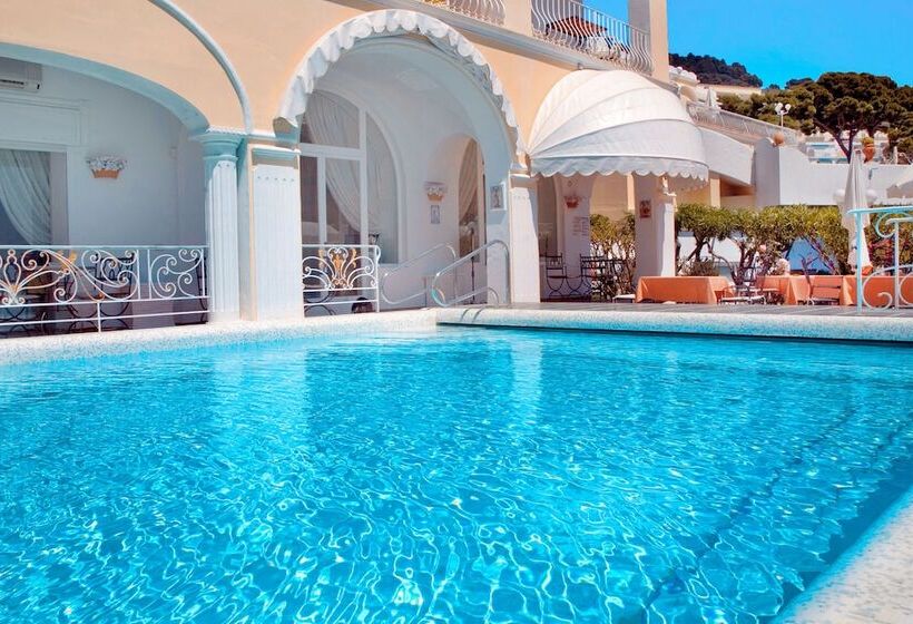 ホテル Sina Flora