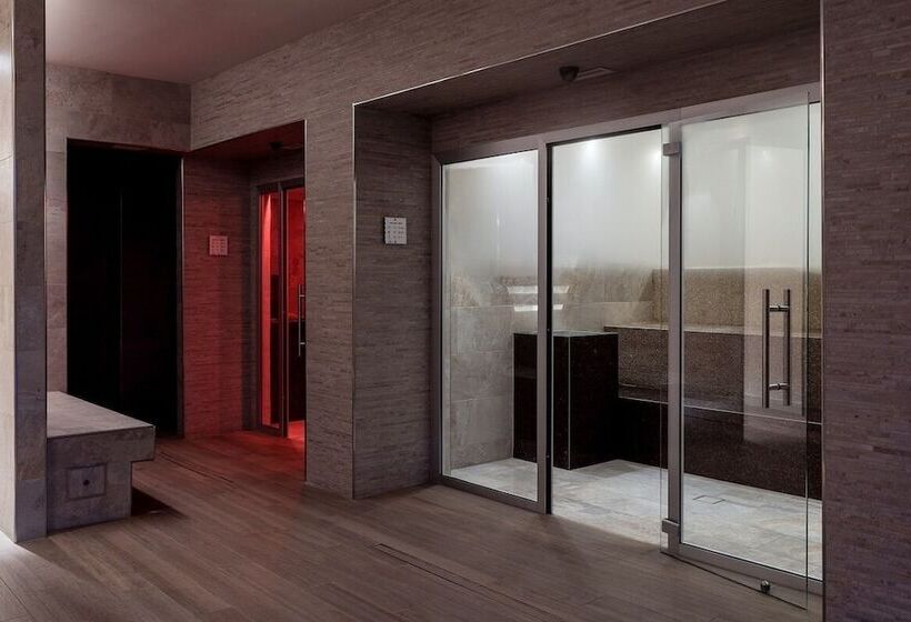 هتل Smy Carlos V Wellness & Spa Alghero