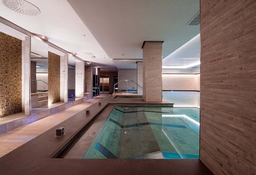 هتل Smy Carlos V Wellness & Spa Alghero