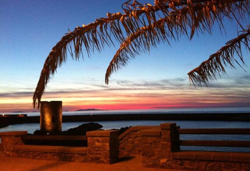 هتل & Spa Riviera Castelsardo