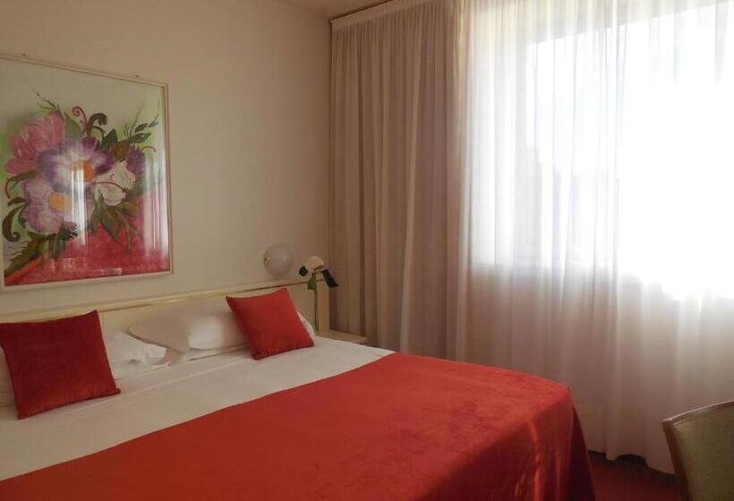 Starhotels Cristallo Palace