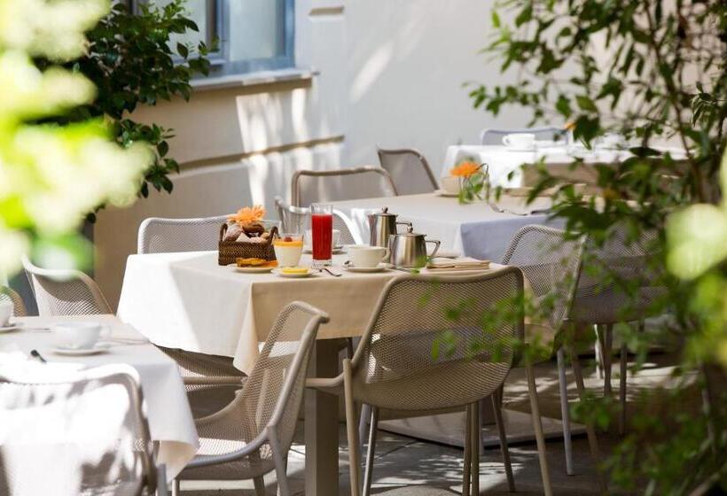 Starhotels Excelsior