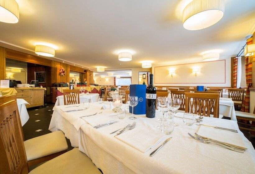 ホテル Th Corvara Greif