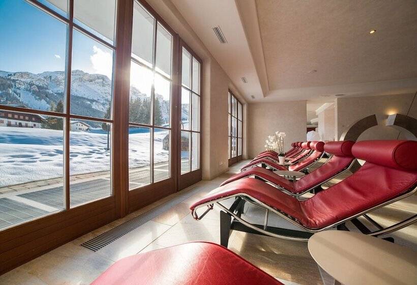 ホテル Th Corvara Greif