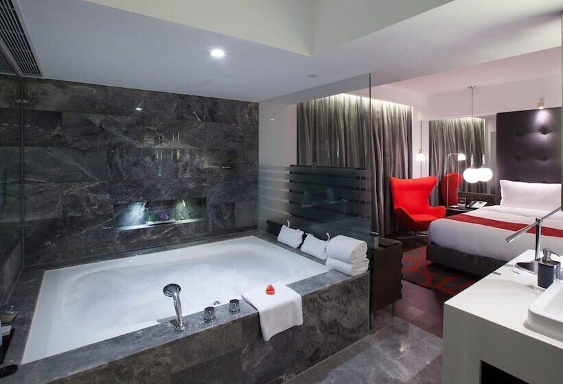 هتل The Mira Hong Kong