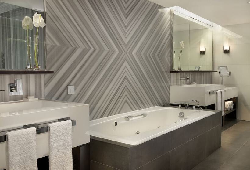 هتل The Mira Hong Kong