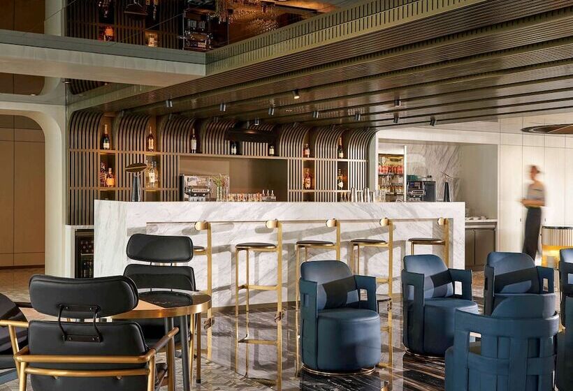 هتل The Park Lane Hong Kong A Pullman