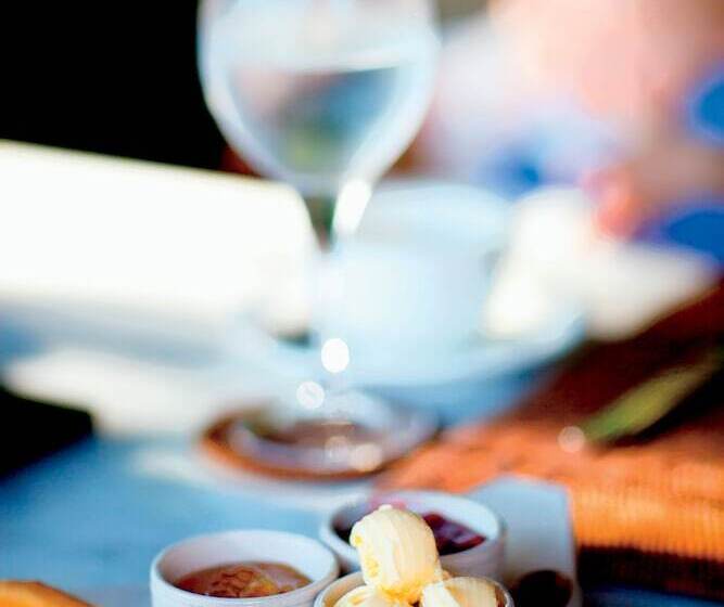 هتل The Ritz Carlton Hong Kong