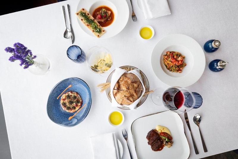 هتل The Ritz Carlton Hong Kong