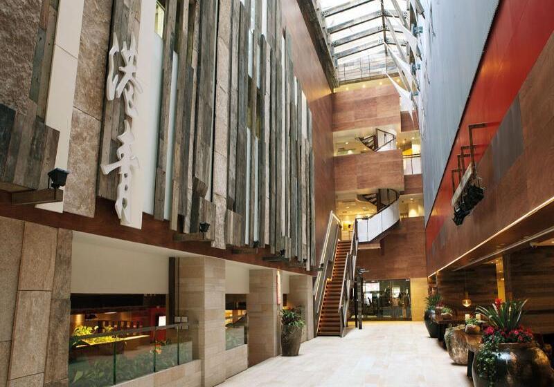 هتل The Salisbury  Ymca Of Hong Kong