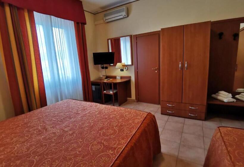 בית מלון כפרי Valmarina