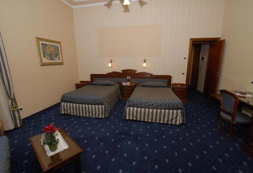 Отель Villa Delle Rose