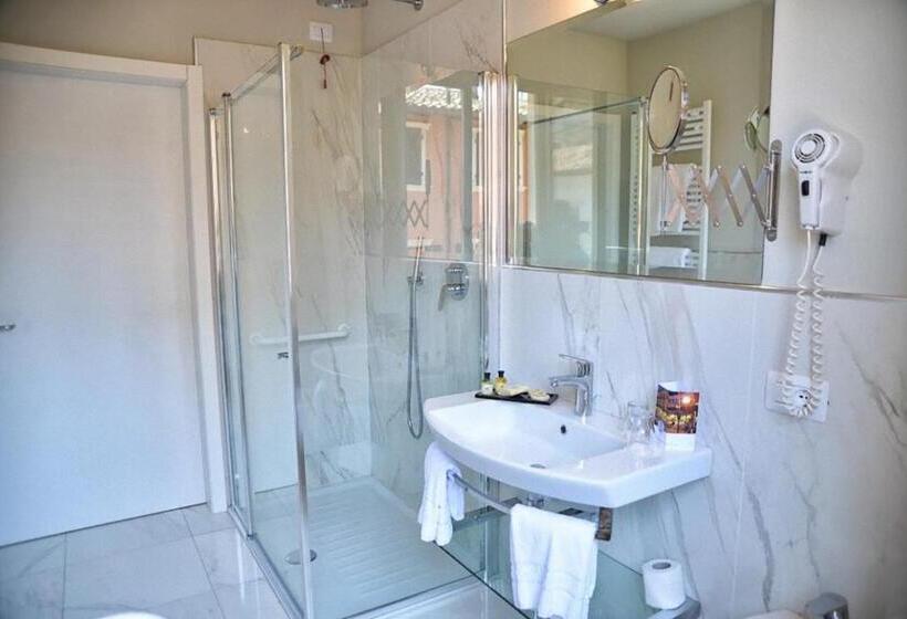 Lake Front Hotel Brenzone