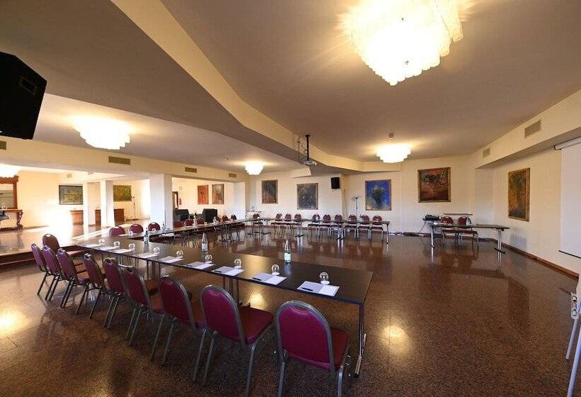 Renaissance Tuscany Il Ciocco Resort & Spa