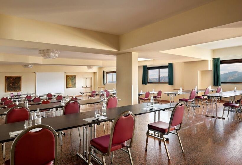 Renaissance Tuscany Il Ciocco Resort & Spa