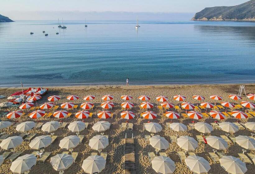 Uappala Club & Resort Lacona