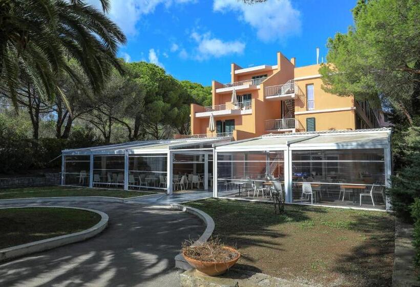 Uappala Club & Resort Lacona