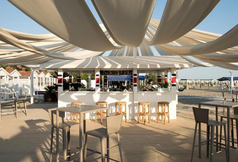 Augustus Hotel & Resort