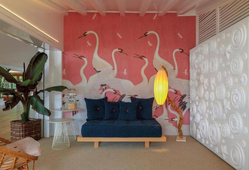 Augustus Hotel & Resort