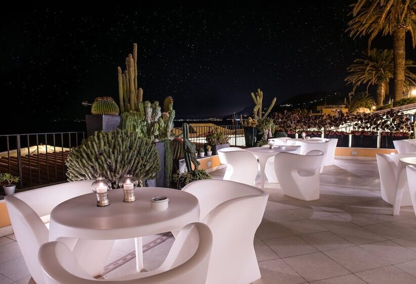 ホテル Albatros Varigotti